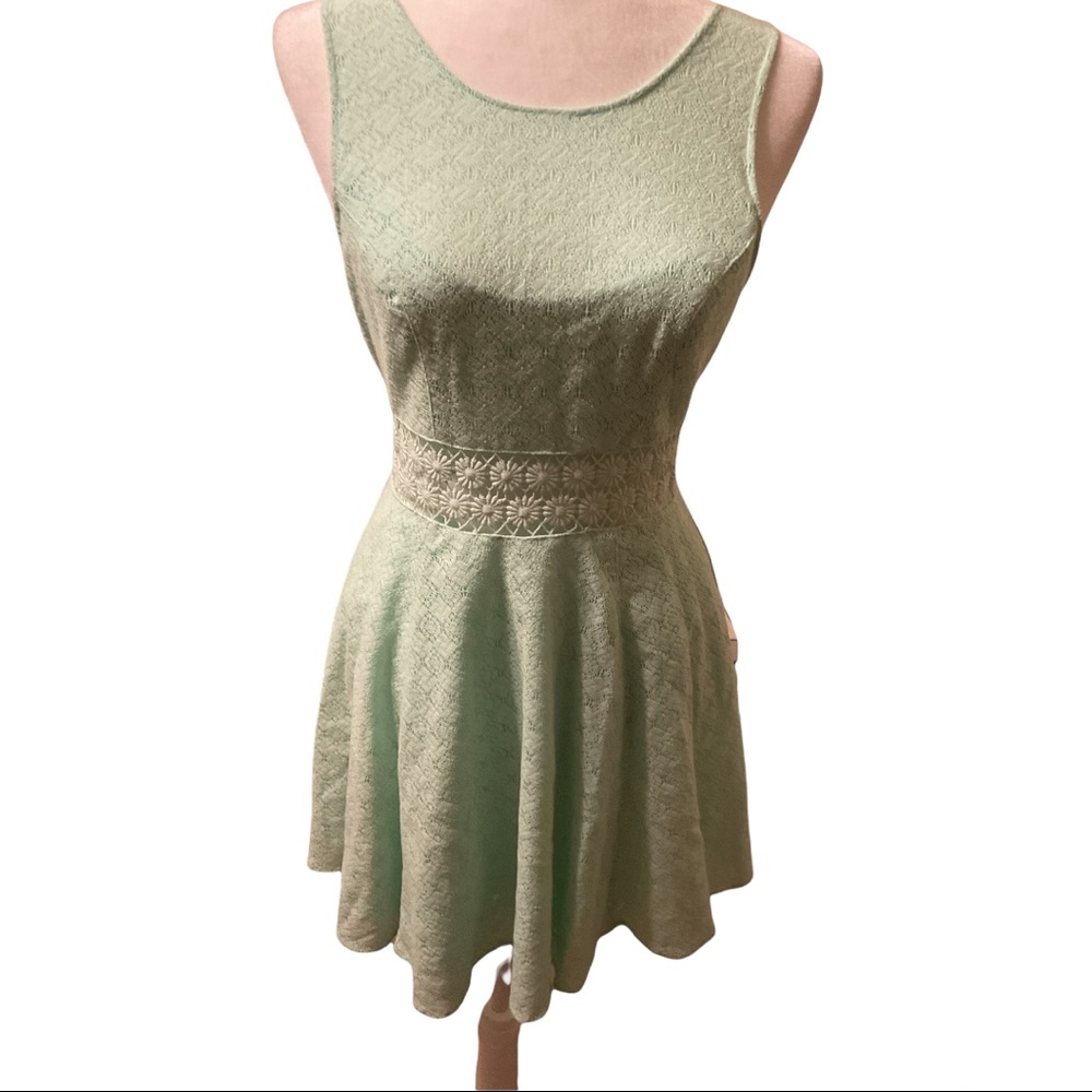 👗NWOT FREE PEOPLE CROCHET DAISY FLOWER DRESS SIZE 2
